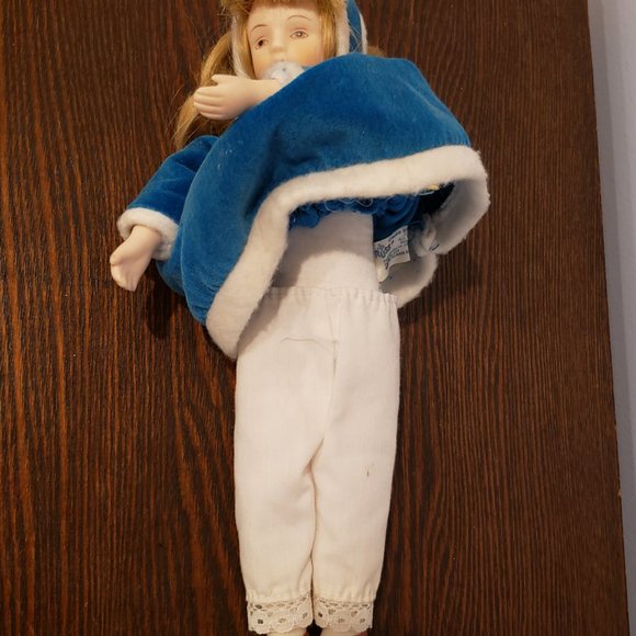 Porcelain Doll Russ Months To Remember January Blue Velvet Dress Bonnet Blonde - Picture 8 of 11